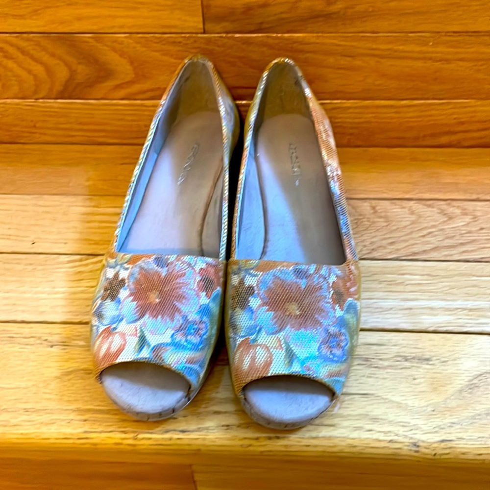 AEROSOLES Floral Leather Slip-Ons Loafers Size 7W
